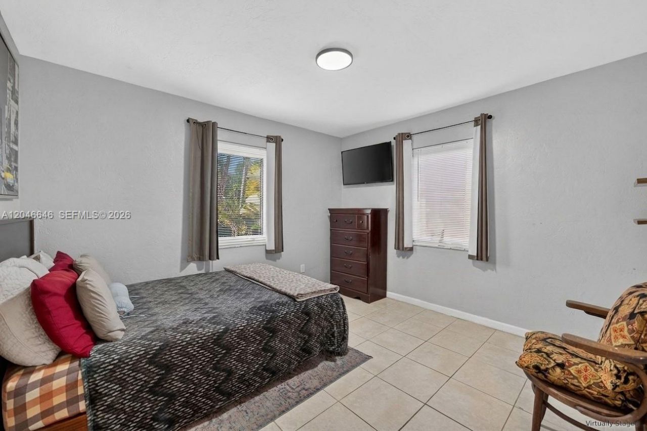 1230 NW 84th Ter , Miami, FL 33147 Photo