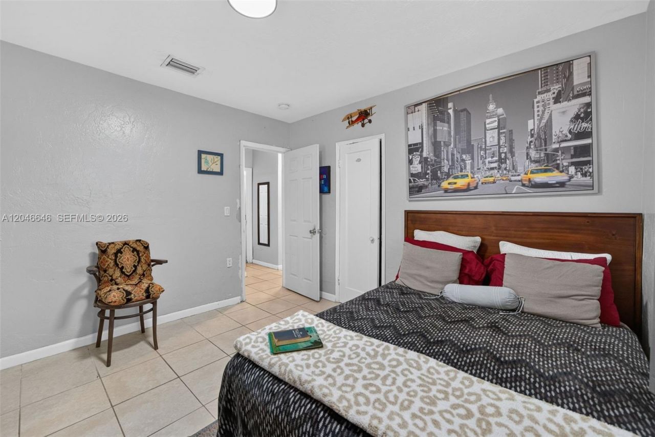 1230 NW 84th Ter , Miami, FL 33147 Photo