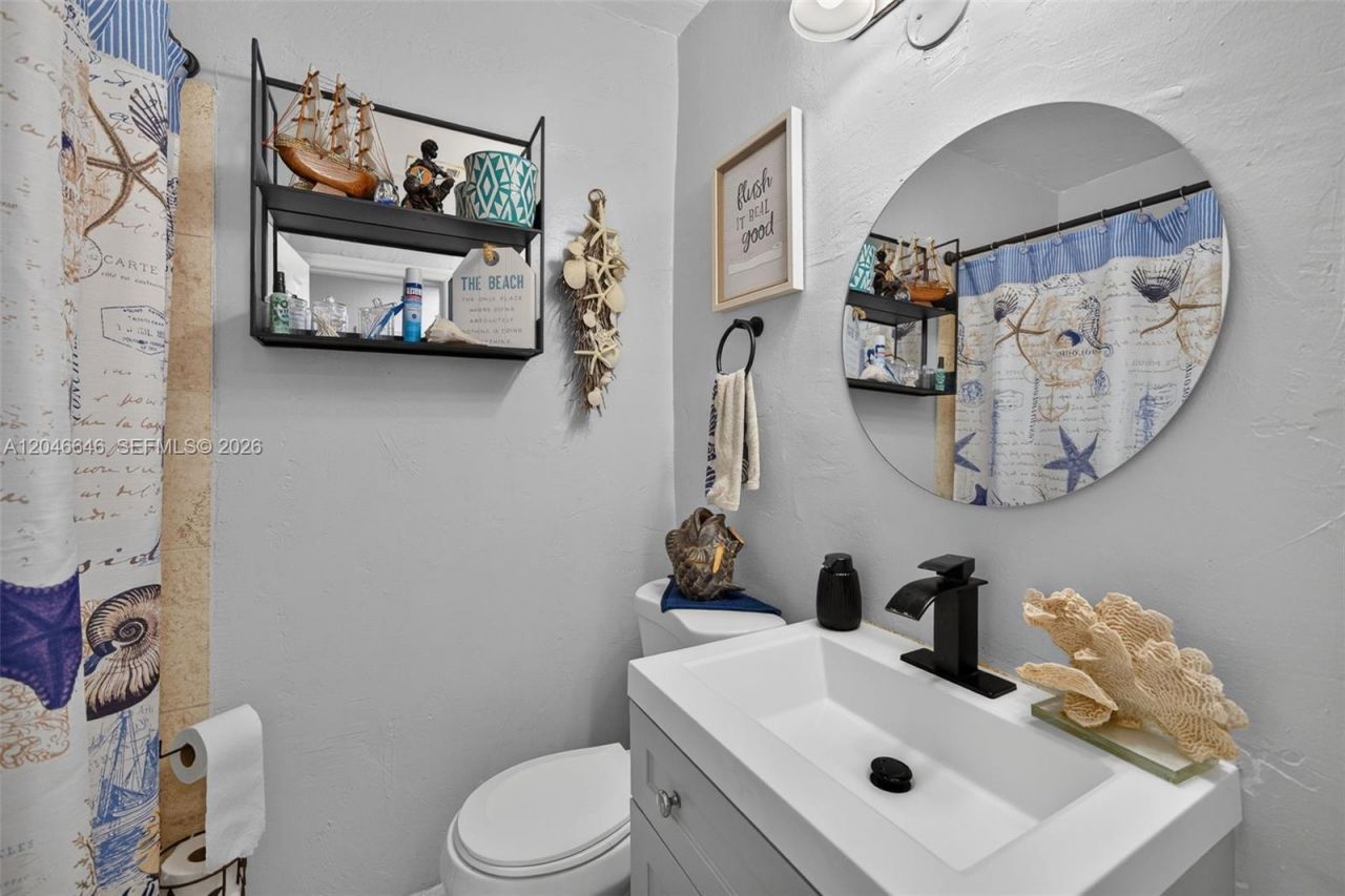 1230 NW 84th Ter , Miami, FL 33147 Photo