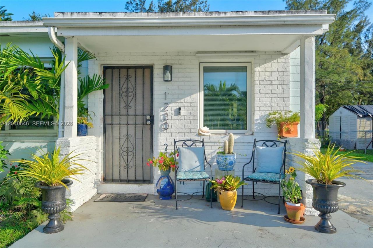 1230 NW 84th Ter , Miami, FL 33147 Photo