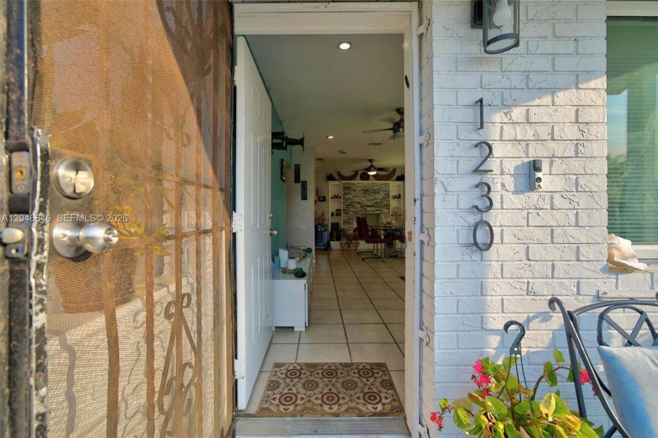 1230 NW 84th Ter , Miami, FL 33147 Photo