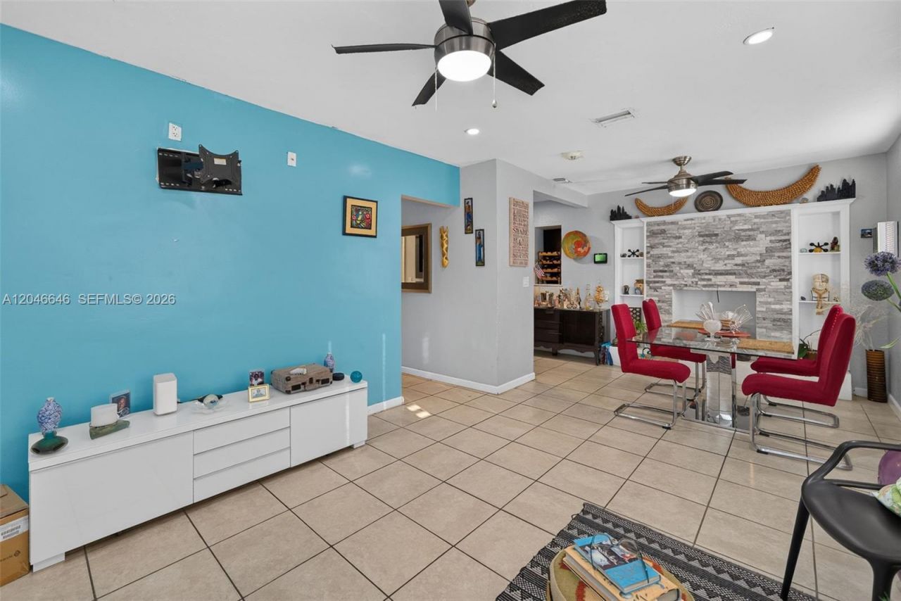1230 NW 84th Ter , Miami, FL 33147 Photo