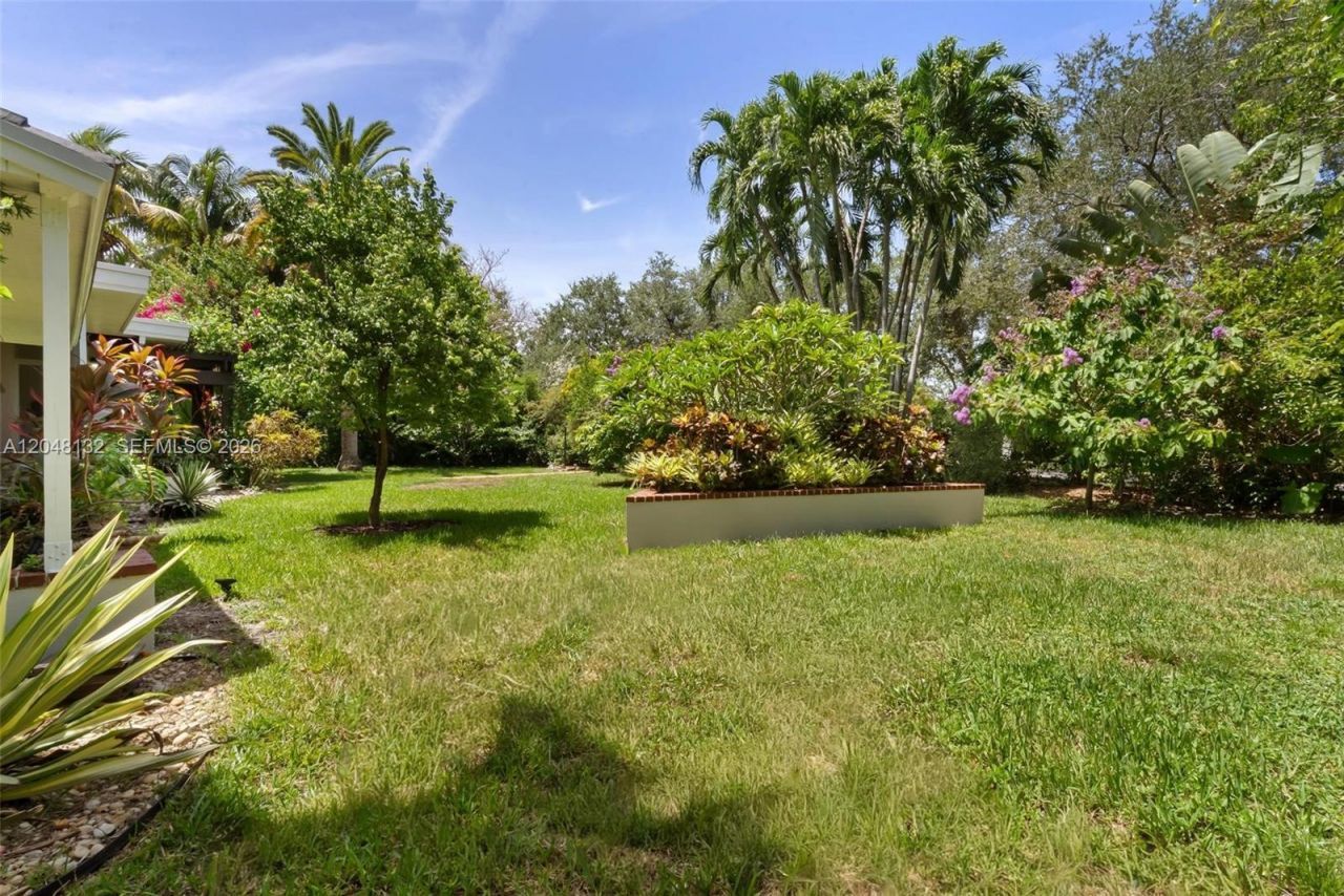 12045 Griffing Blvd, Biscayne Park, FL 33161 Photo