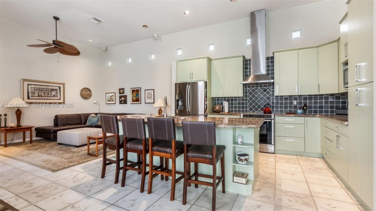 1221 E Bel Aire Dr E , Pembroke Pines, FL 33027 Photo