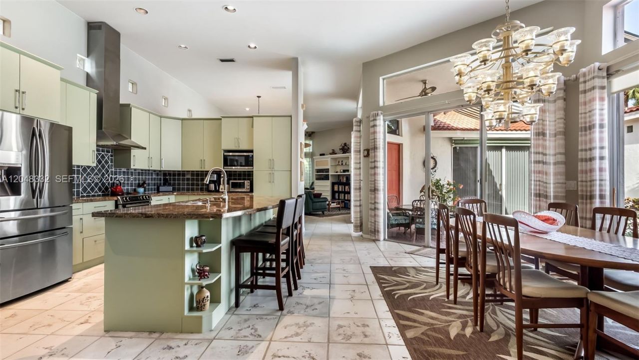 1221 E Bel Aire Dr E , Pembroke Pines, FL 33027 Photo