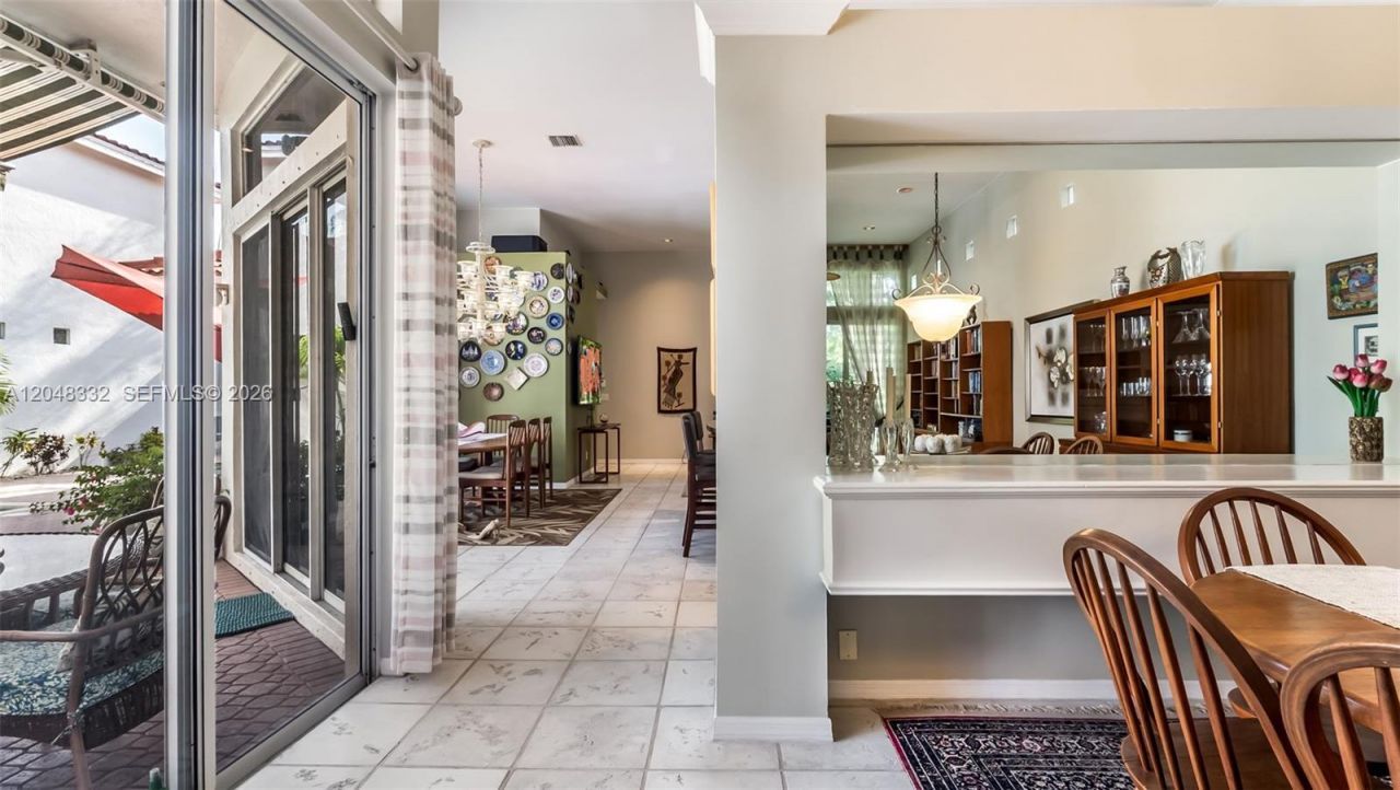 1221 E Bel Aire Dr E , Pembroke Pines, FL 33027 Photo