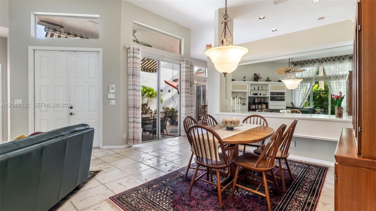 1221 E Bel Aire Dr E , Pembroke Pines, FL 33027 Photo