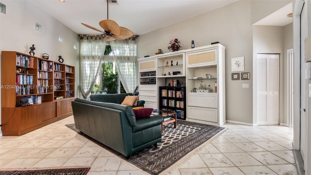 1221 E Bel Aire Dr E , Pembroke Pines, FL 33027 Photo