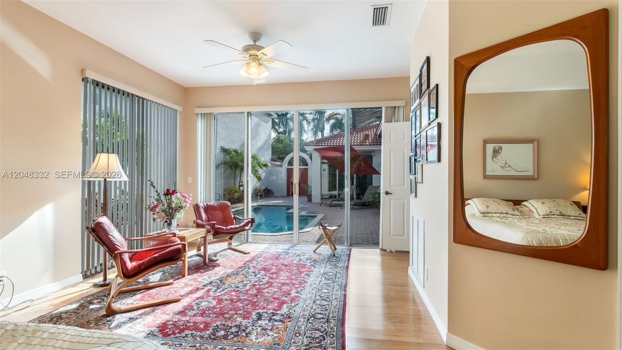 1221 E Bel Aire Dr E , Pembroke Pines, FL 33027 Photo