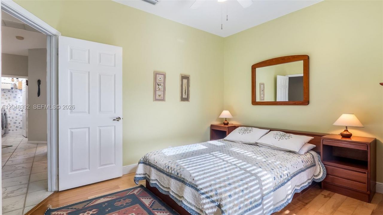 1221 E Bel Aire Dr E , Pembroke Pines, FL 33027 Photo