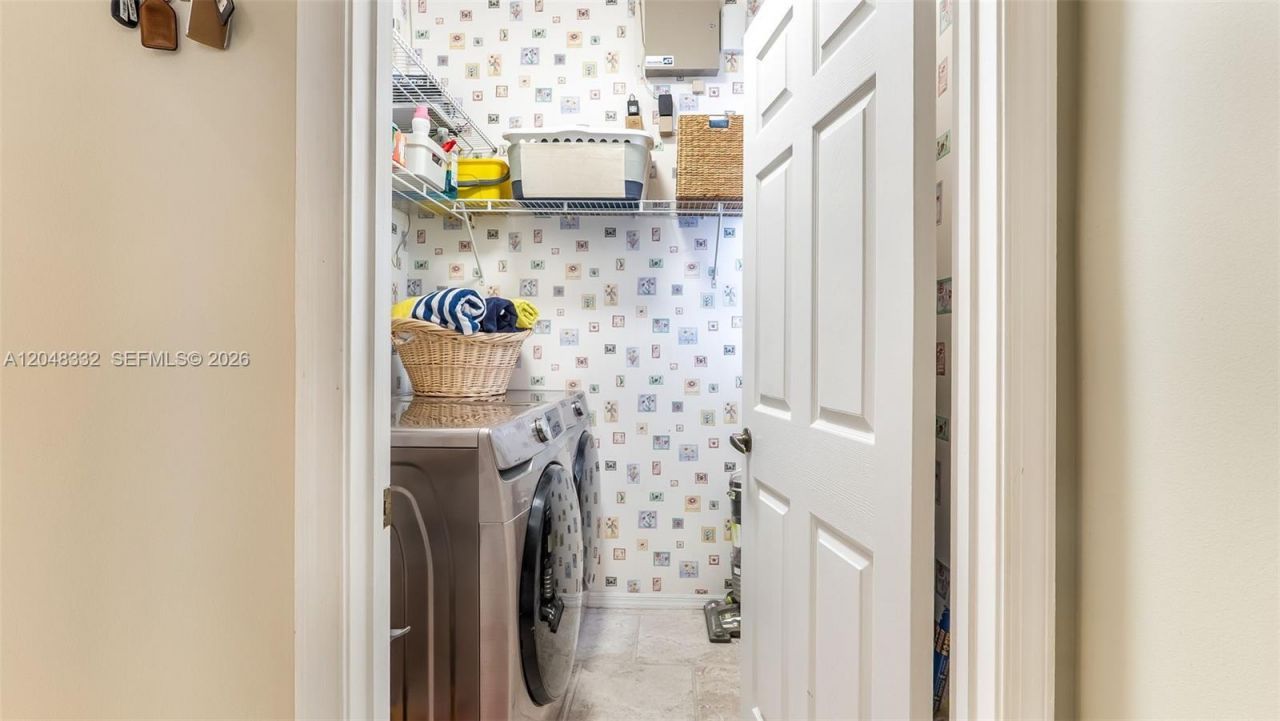 1221 E Bel Aire Dr E , Pembroke Pines, FL 33027 Photo