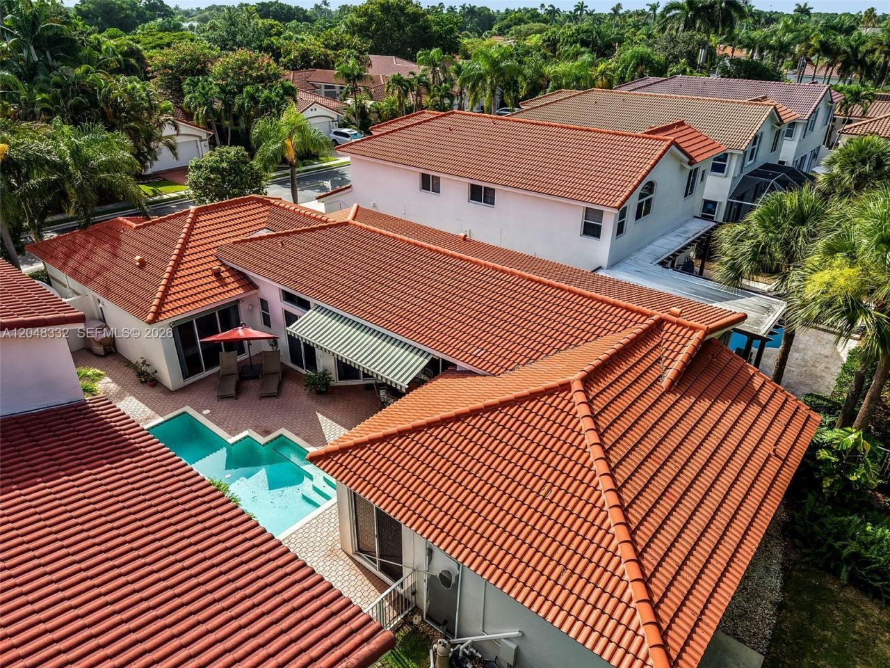 1221 E Bel Aire Dr E , Pembroke Pines, FL 33027 Photo