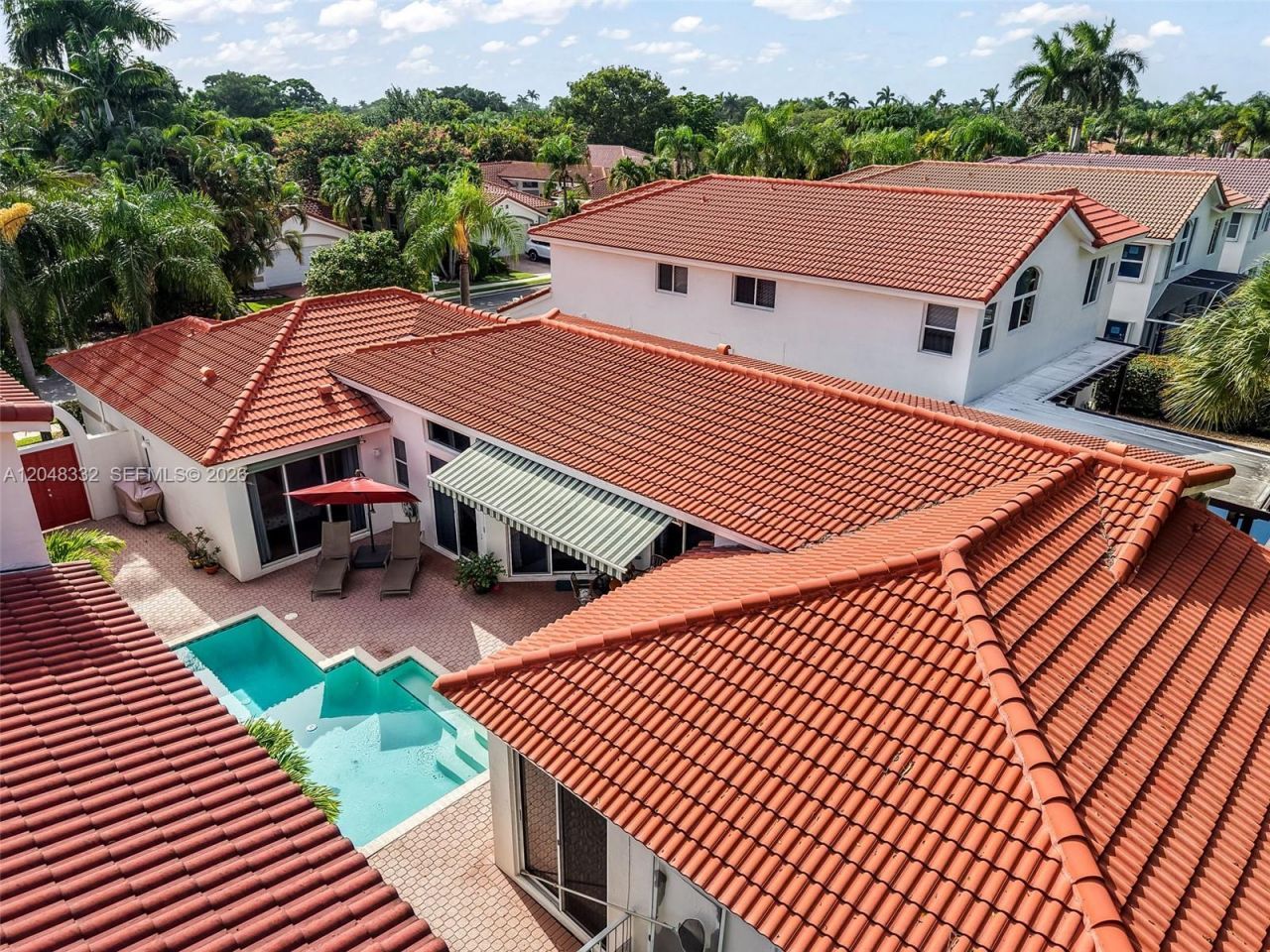1221 E Bel Aire Dr E , Pembroke Pines, FL 33027 Photo