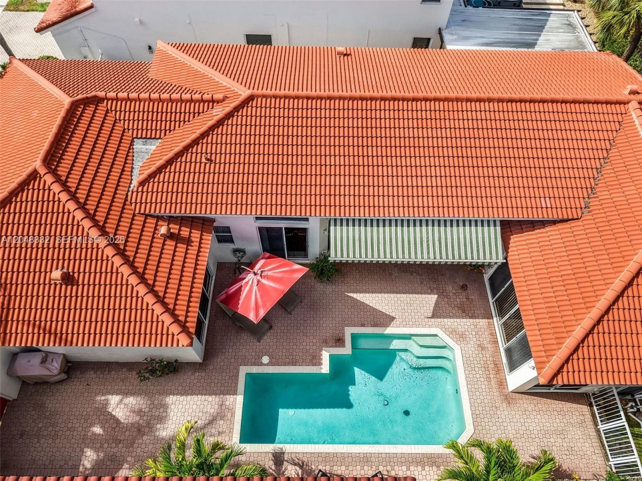 1221 E Bel Aire Dr E , Pembroke Pines, FL 33027 Photo