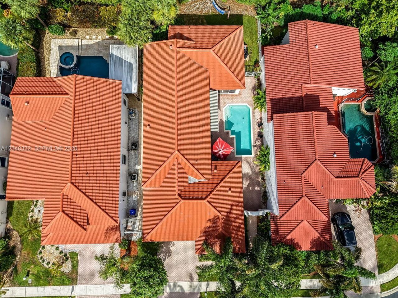 1221 E Bel Aire Dr E , Pembroke Pines, FL 33027 Photo