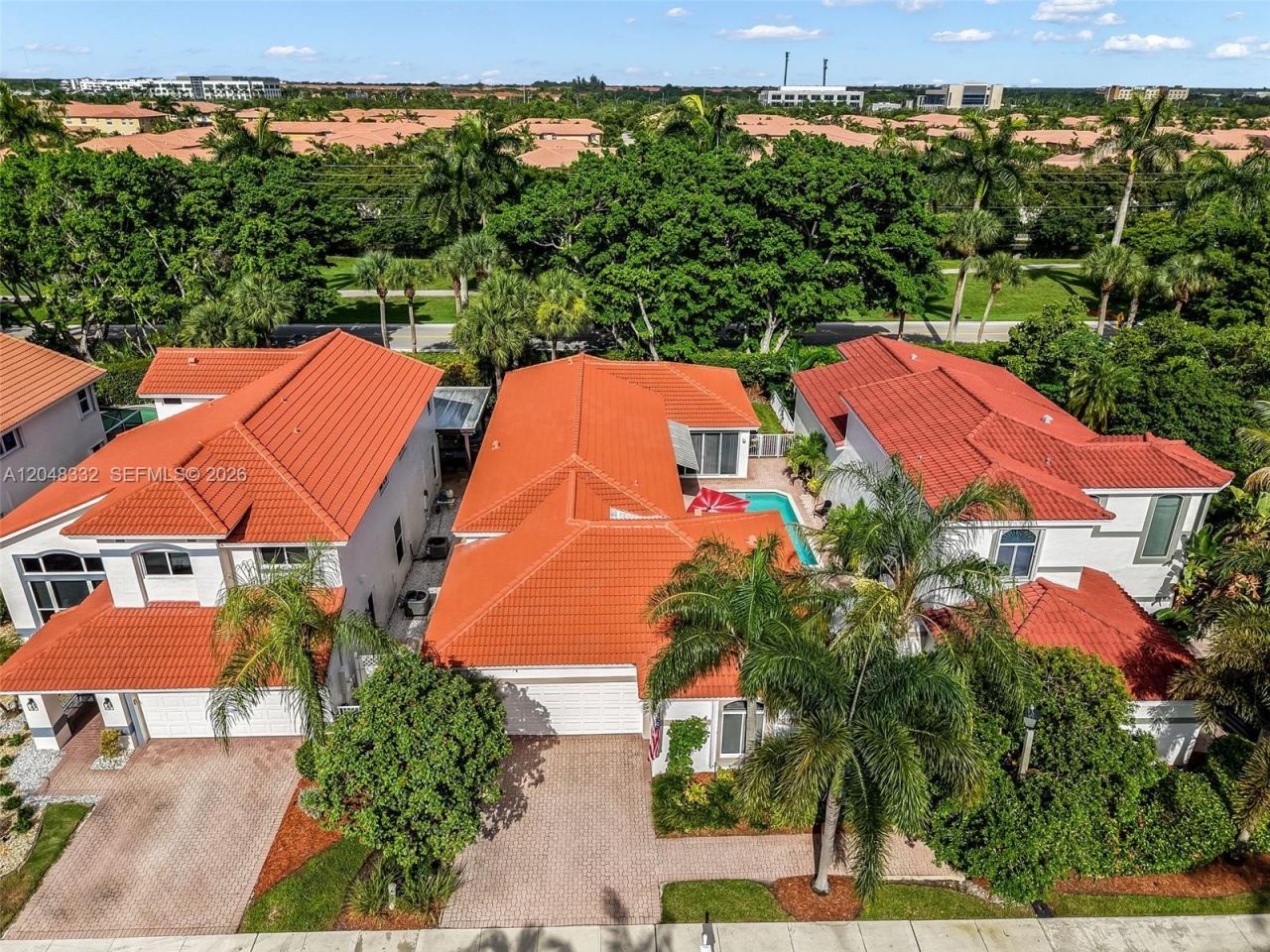 1221 E Bel Aire Dr E , Pembroke Pines, FL 33027 Photo