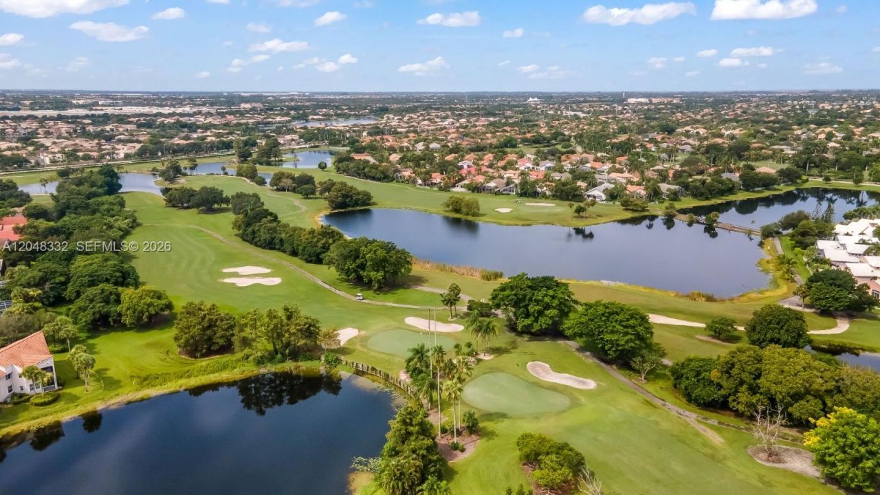 1221 E Bel Aire Dr E , Pembroke Pines, FL 33027 Photo