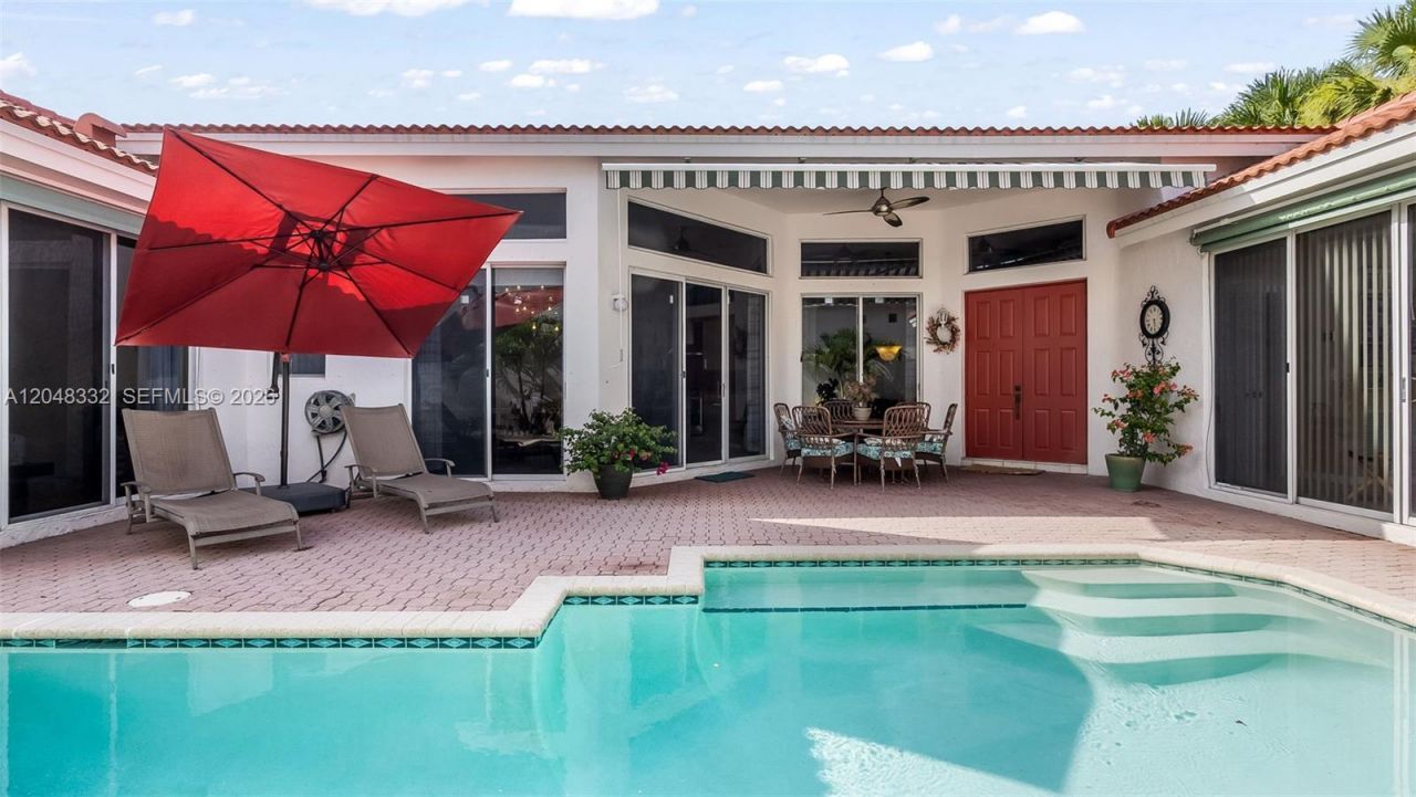 1221 E Bel Aire Dr E , Pembroke Pines, FL 33027 Photo