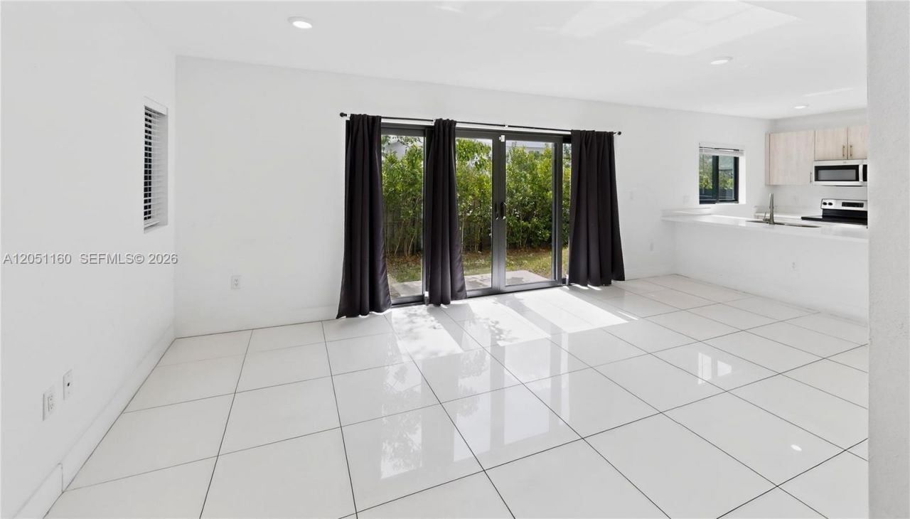205 NW 12th Ct , Florida City, FL 33034 Photo