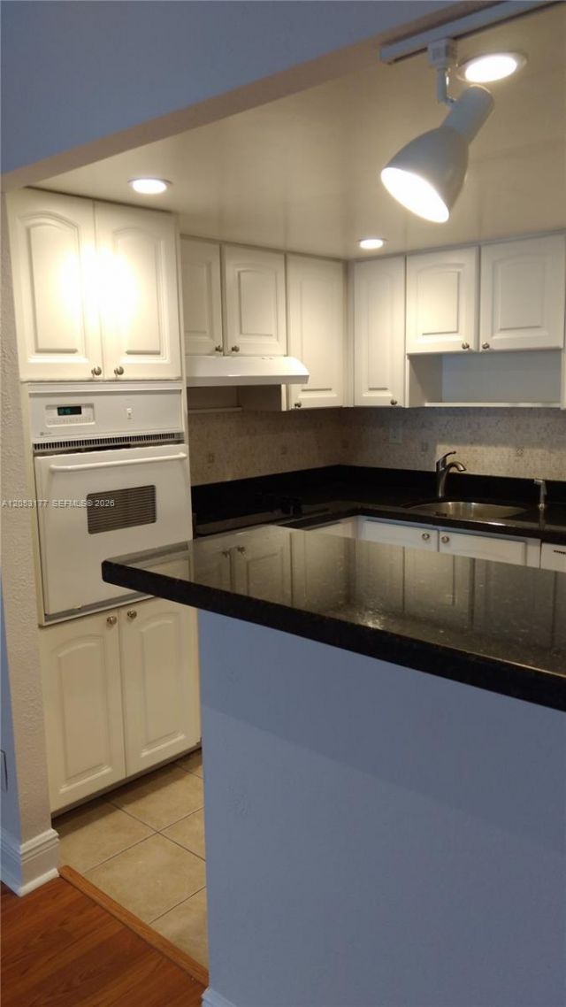 19390 Collins Avenue , Unit 1014, Sunny Isles Beach, FL 33160 Photo