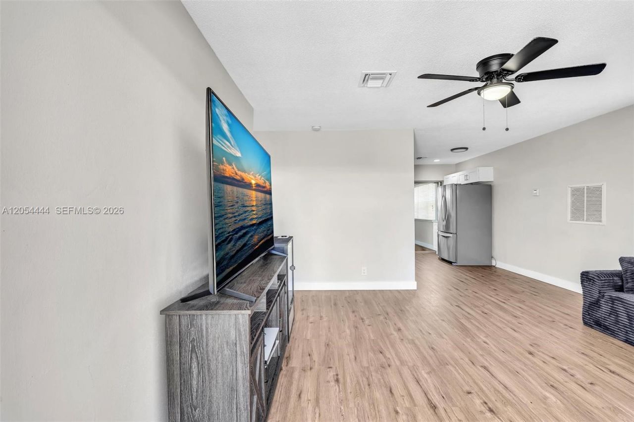 4561 NW 16th Ter, Tamarac, FL 33309 Photo