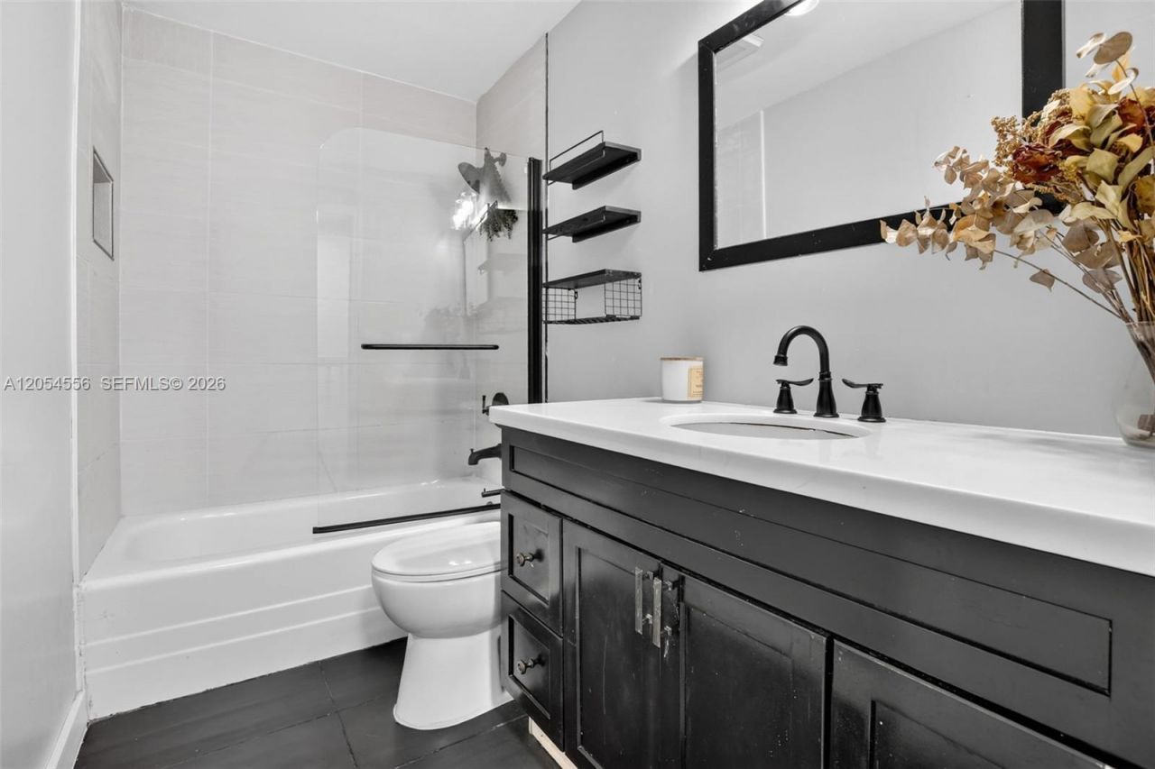4070 Sierra Ter, Sunrise, FL 33351 Photo