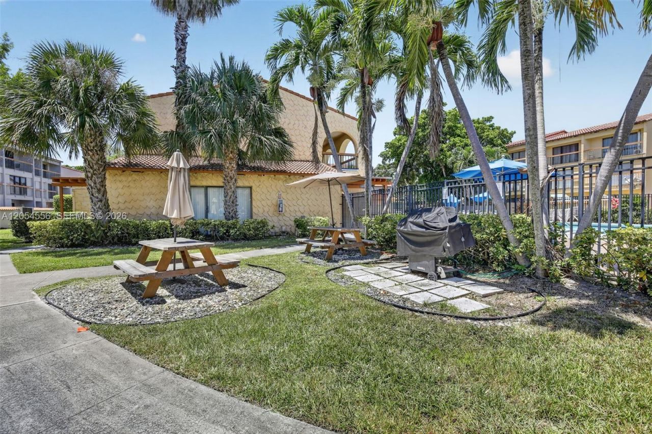 4070 Sierra Ter, Sunrise, FL 33351 Photo