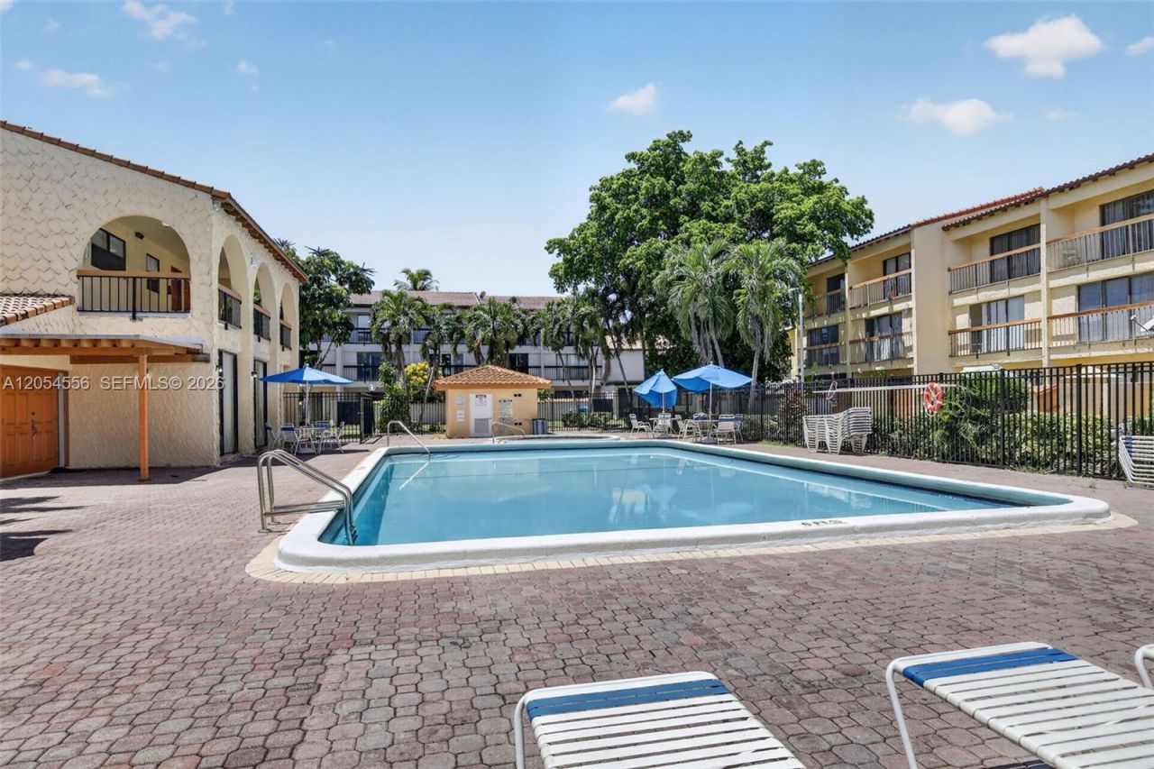4070 Sierra Ter, Sunrise, FL 33351 Photo