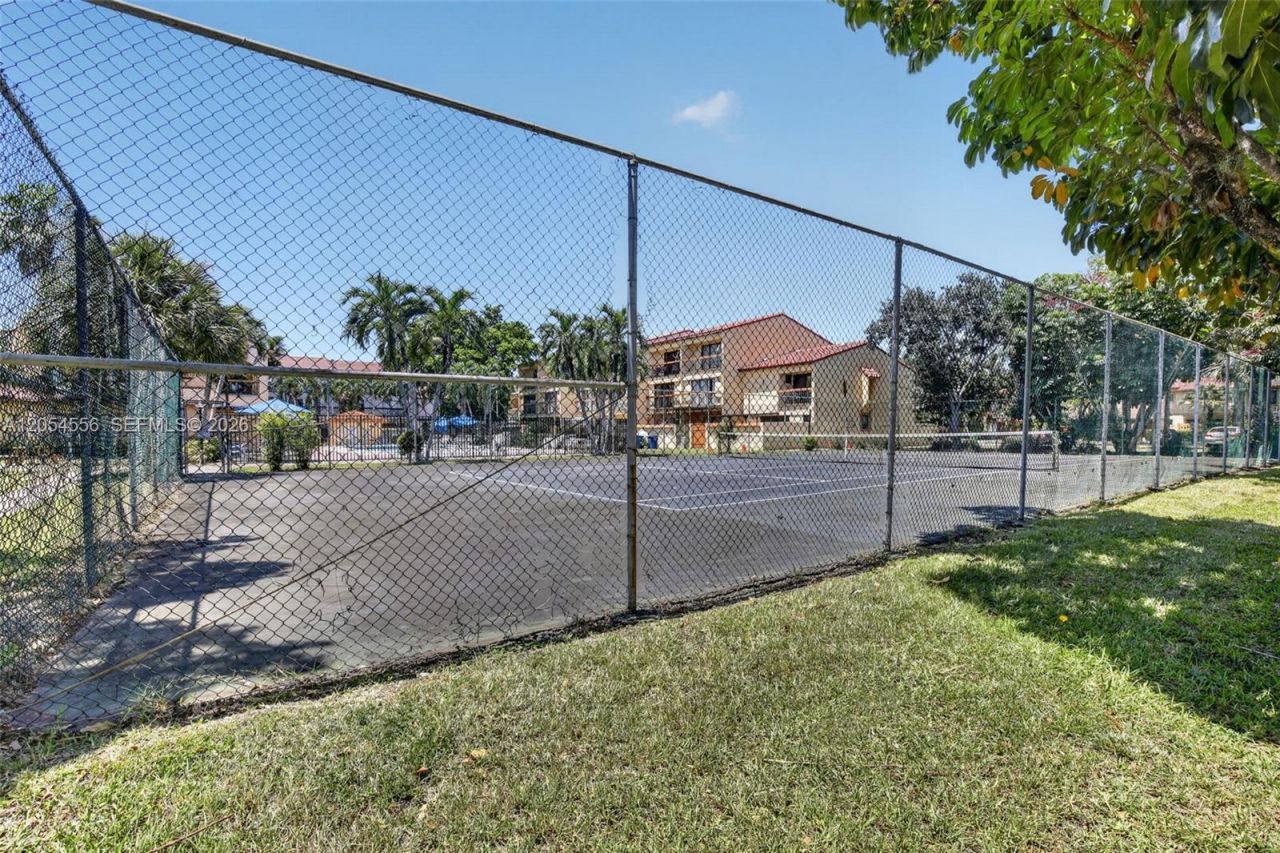 4070 Sierra Ter, Sunrise, FL 33351 Photo