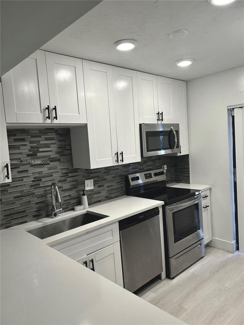 4070 Sierra Ter, Sunrise, FL 33351 Photo