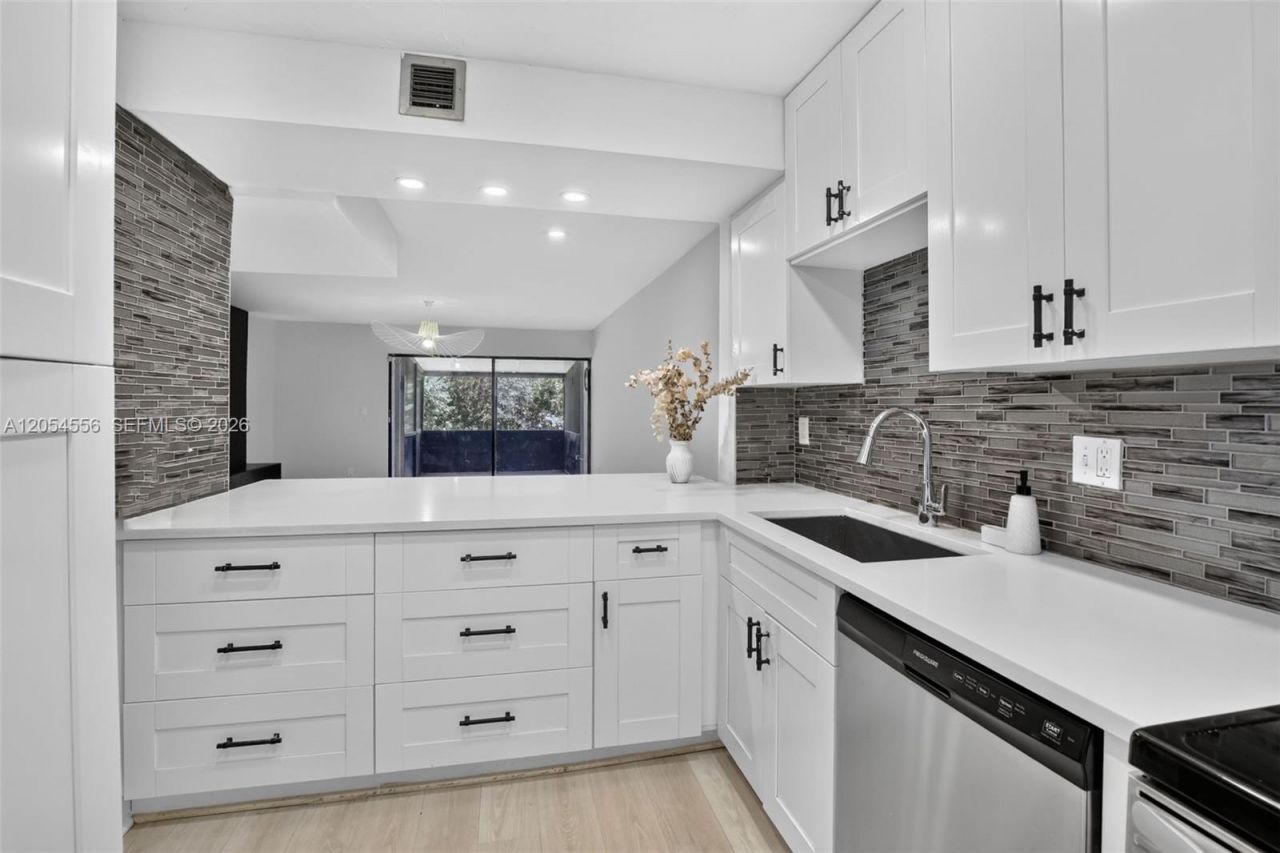 4070 Sierra Ter, Sunrise, FL 33351 Photo