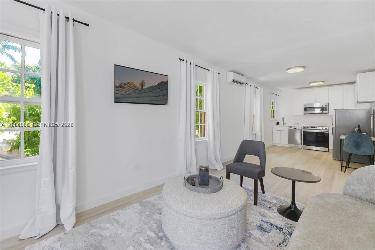 421 75th St, Unit 1, Miami Beach, FL 33141 Photo