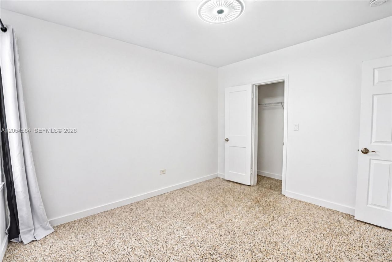 421 75th St, Unit 1, Miami Beach, FL 33141 Photo