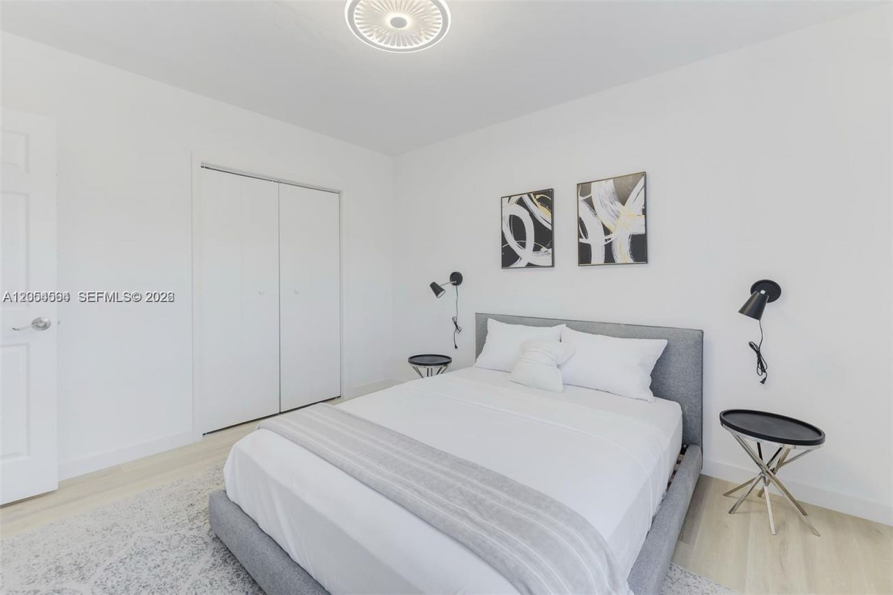421 75th St, Unit 1, Miami Beach, FL 33141 Photo