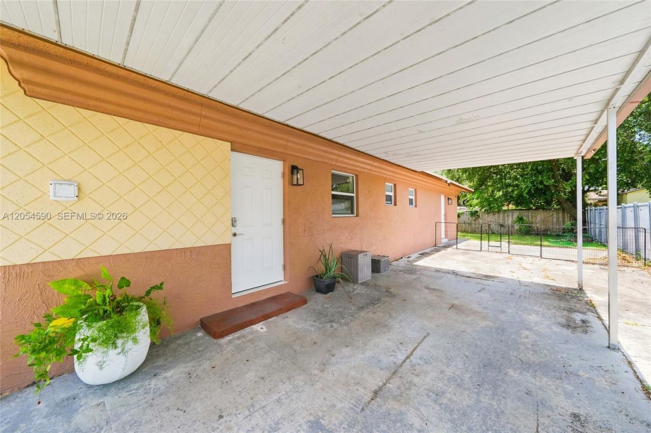 5632 SW 36th Ct , West Park, FL 33023 Photo