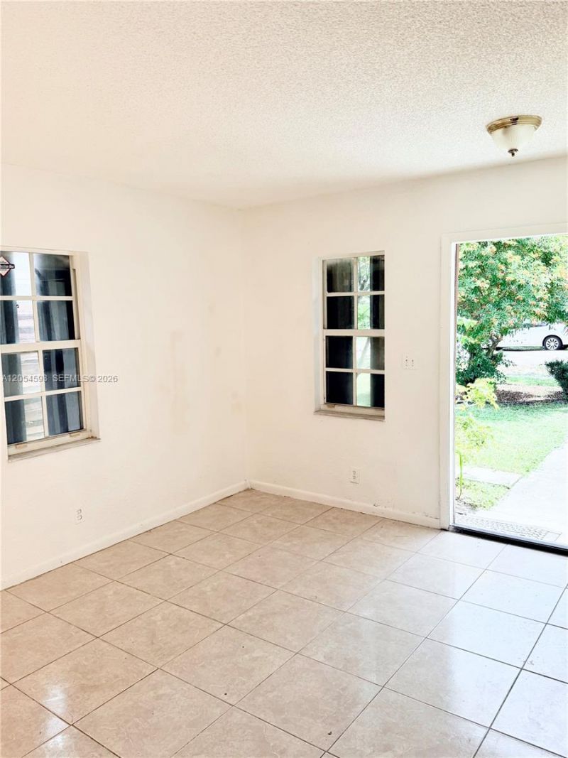 1561 NW 7th Ter , Pompano Beach, FL 33060 Photo