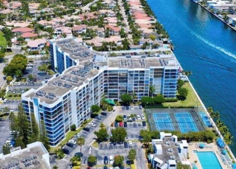 1000 Parkview Dr , Unit 107, Hallandale Beach, FL 33009 Photo