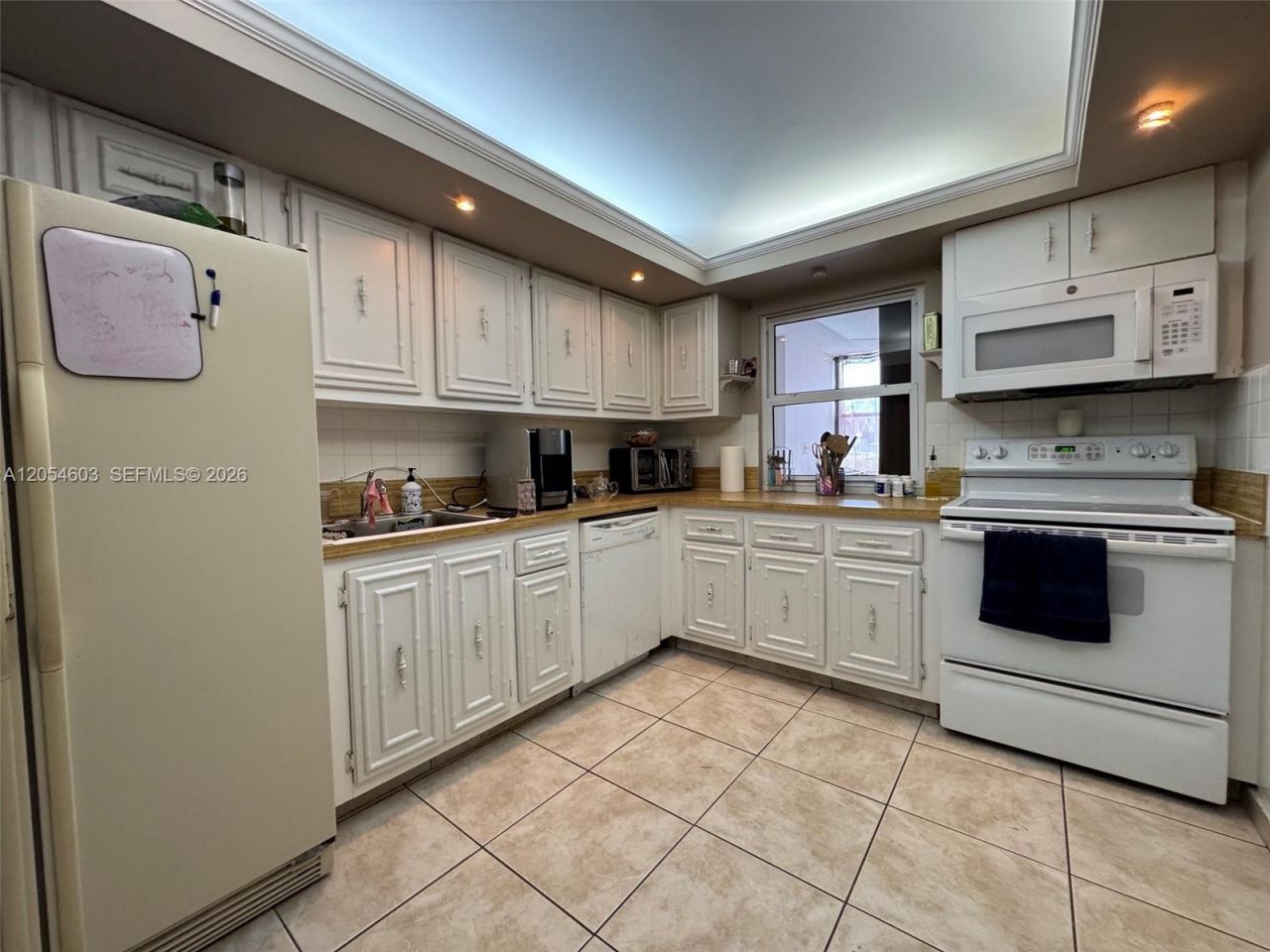 1000 Parkview Dr , Unit 107, Hallandale Beach, FL 33009 Photo