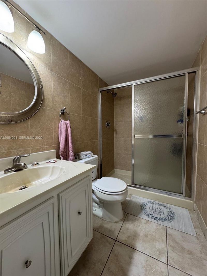1000 Parkview Dr , Unit 107, Hallandale Beach, FL 33009 Photo