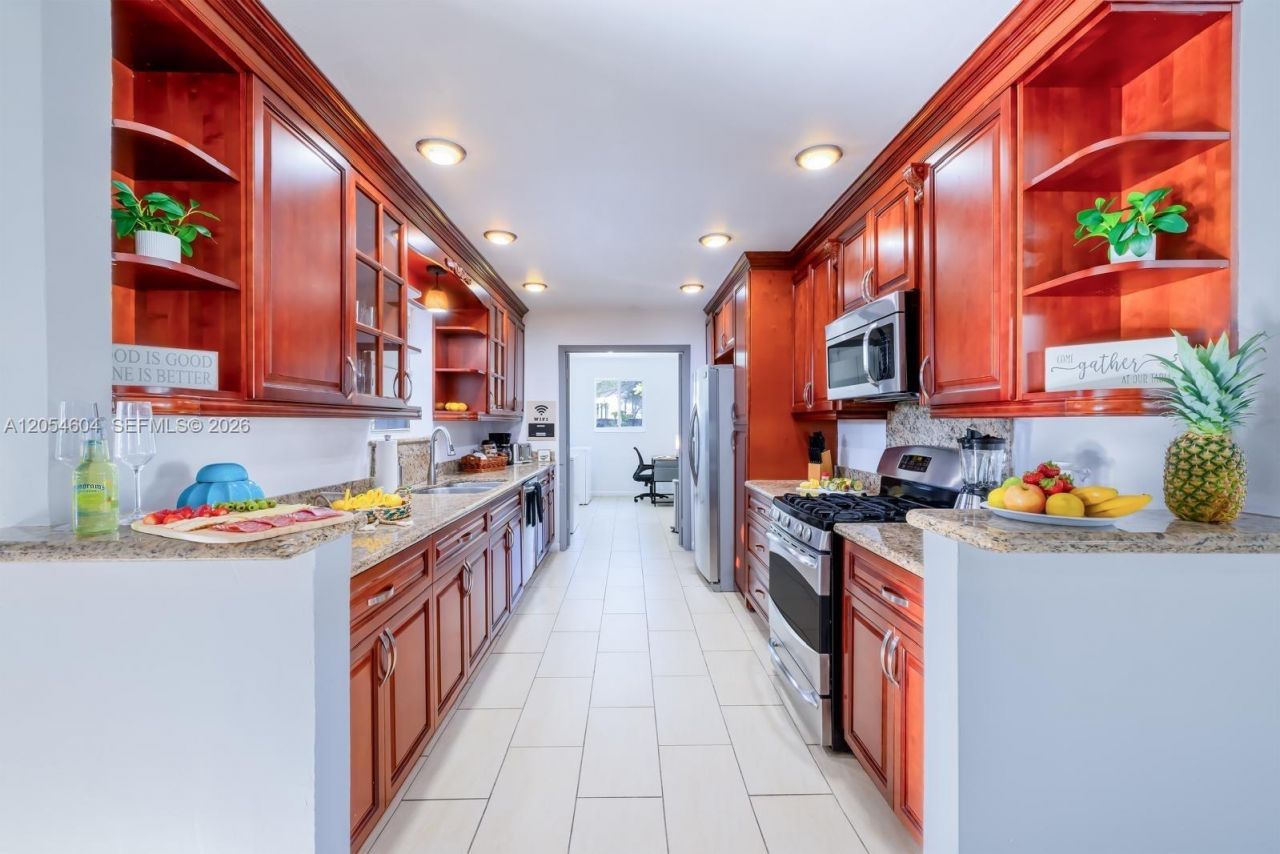 312 N Luna Ct , Hollywood, FL 33021 Photo