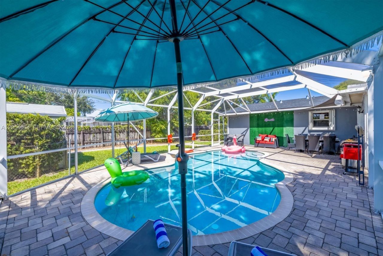 312 N Luna Ct , Hollywood, FL 33021 Photo
