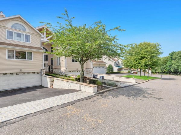 6 Princess Tree Court , Port Jefferson, NY 11777