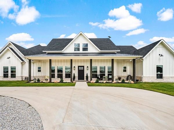 151 Lakota Drive, Bridgeport, TX 76426