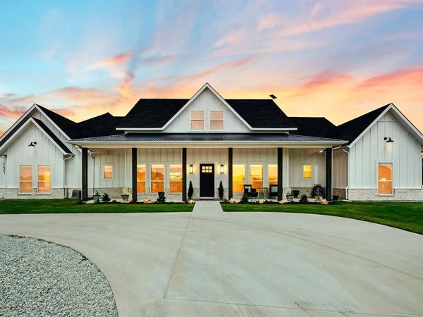 151 Lakota Drive, Bridgeport, TX 76426