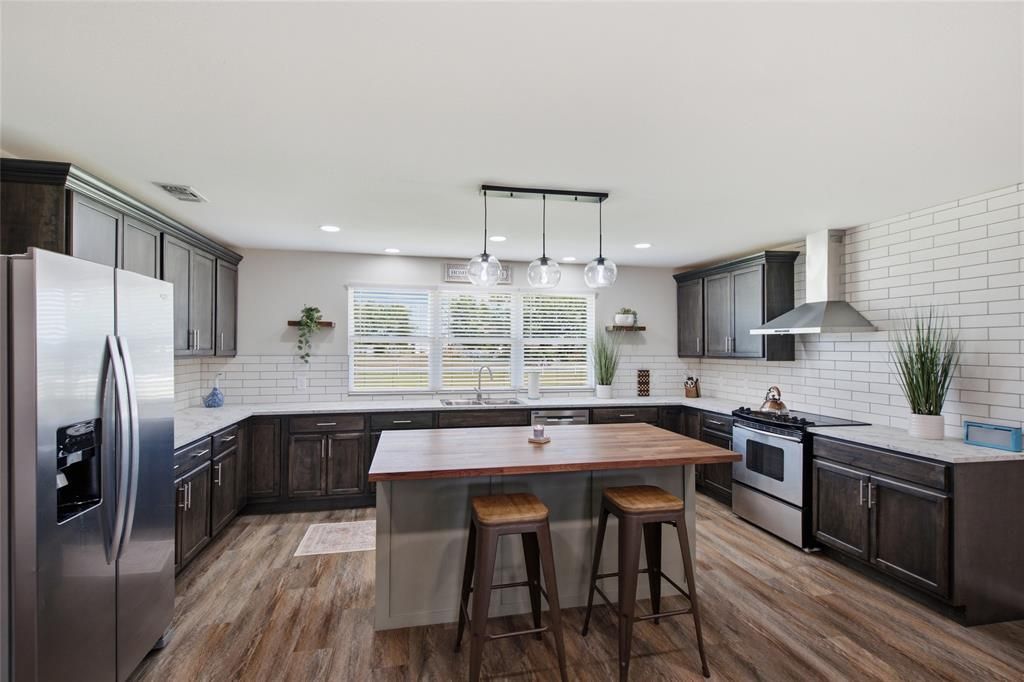 11477 Ridgeview Circle , Fort Worth, TX 76244 Main Photo