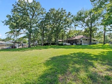 120 Los Peces , Gun Barrel City, TX 75156