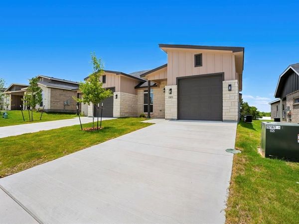 1303 Lone Pine Way , Killeen, TX 76543
