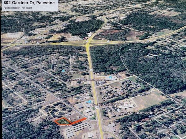 802 Gardner Drive, Palestine, TX 75803