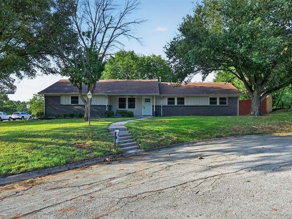 2403 Robin Circle, Denton, TX 76209