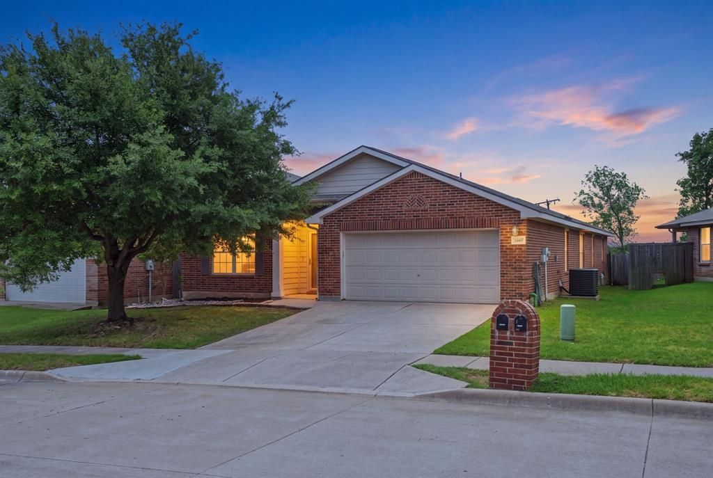 2665 Gardendale Drive, Fort Worth, TX 76120 Main Photo